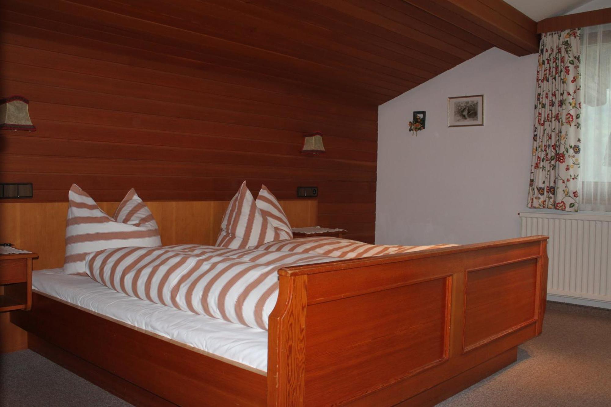 Haus Geiger Bed & Breakfast Scharnitz Exterior photo